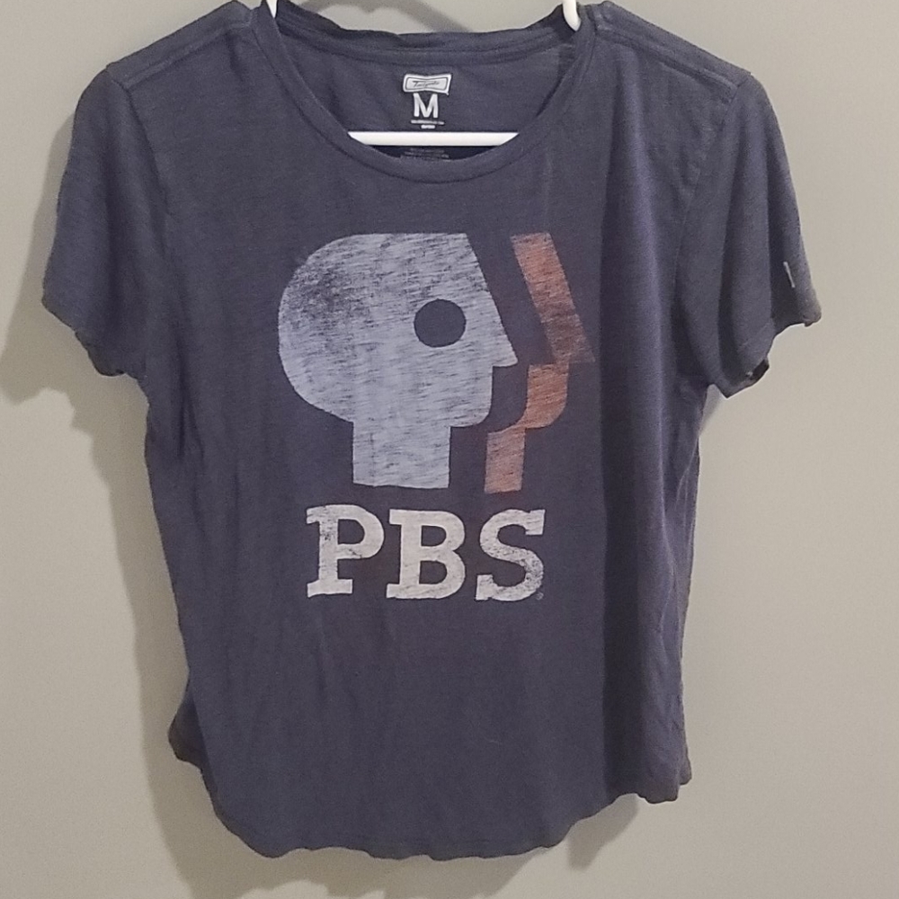 American Eagle Tailgate PBS graphic Tshirt